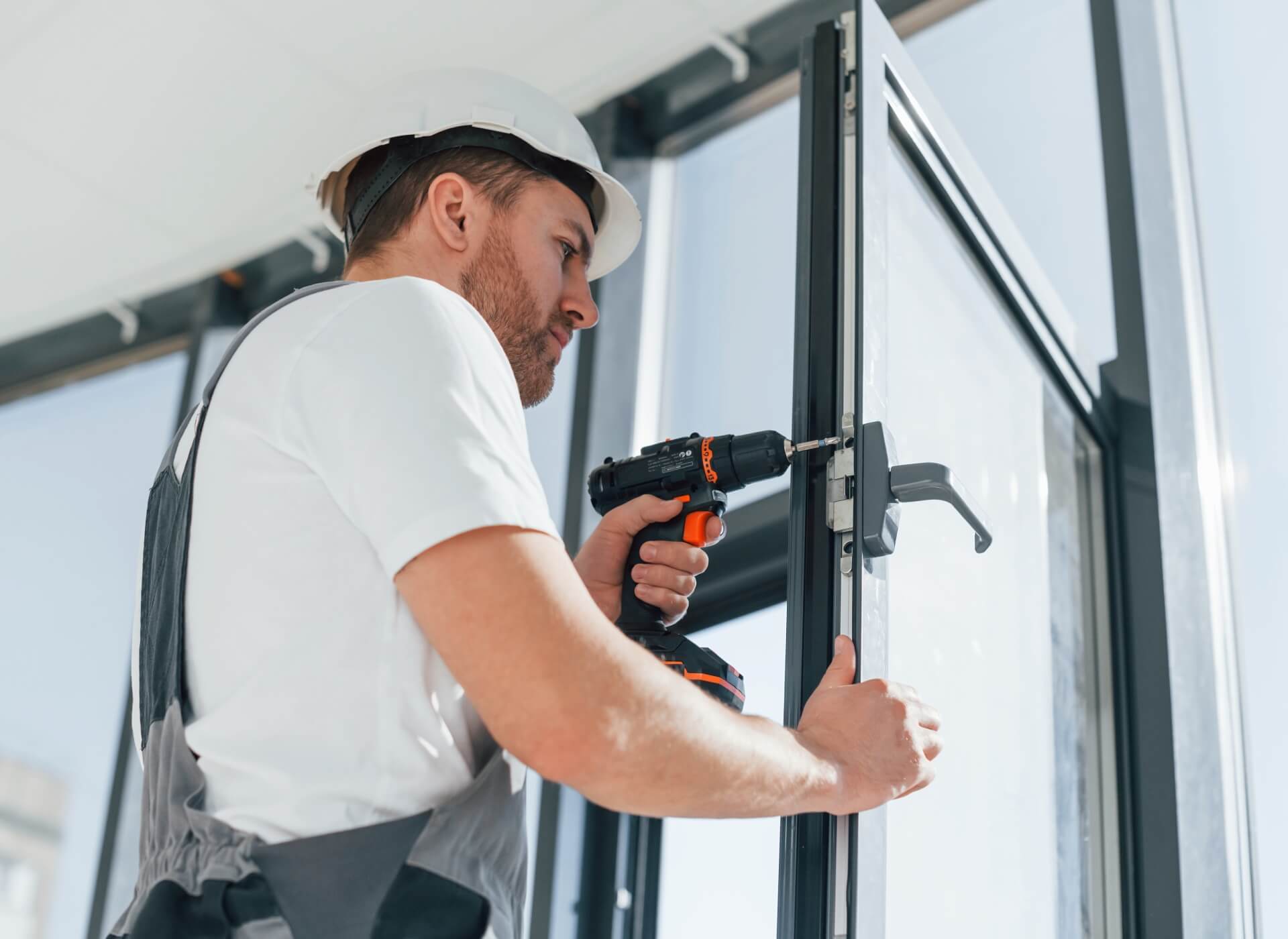 ¿Qué es la instalación de ventanas cálidas y por qué merece la pena invertir en ella?